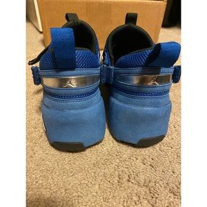 Jordan Trunner LX Black Blue